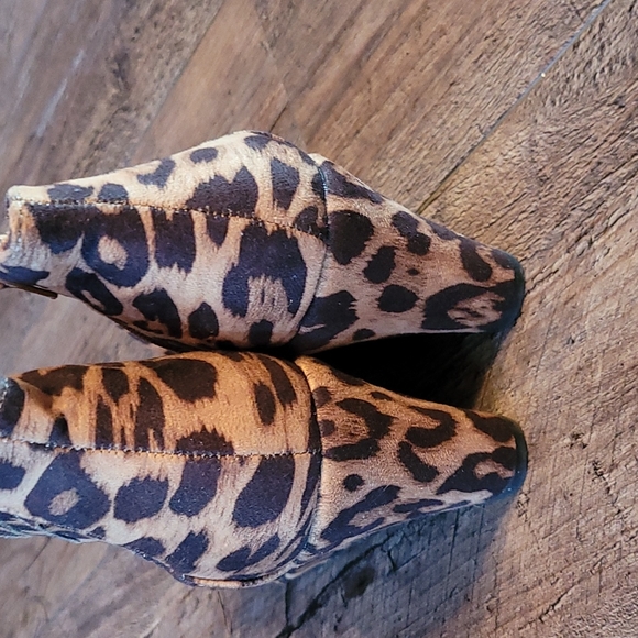 Rampage Leapord Wedge Booties - Picture 2 of 6
